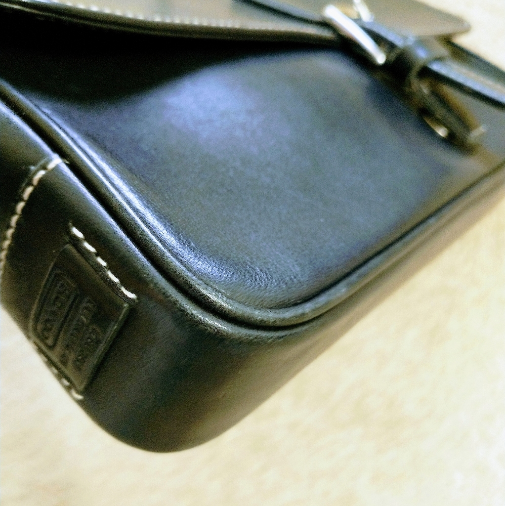 Coach Black Leather Shoulder Bag - Picture 4 of 16